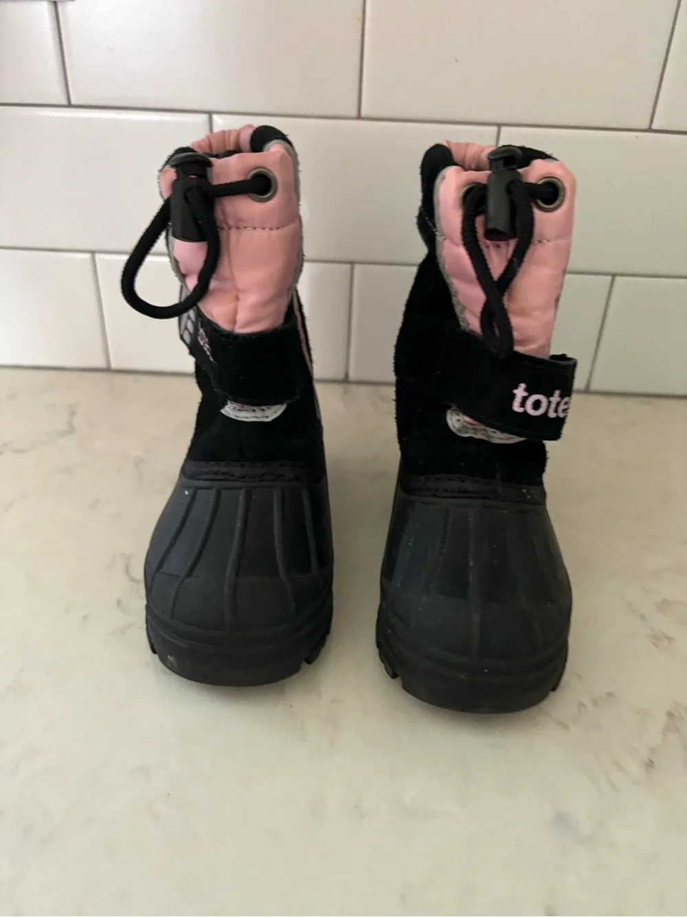 Totes Girls Snow Boots Size 6M Pink Black Waterproof Insulated Winter Boots